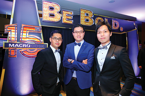 Dato' Henry Goh with brothers and co-founders of MACROKIOSK Dato' Kenny Goh (left) and CS Goh (right)_edit